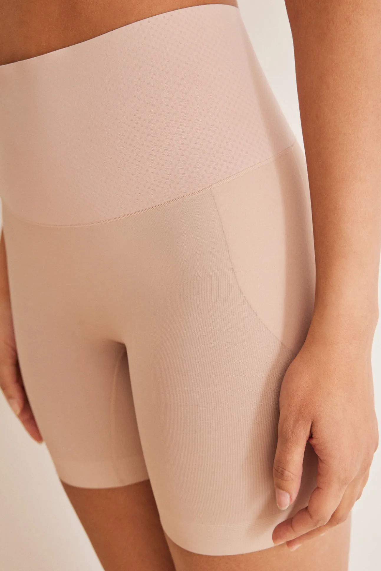 Pantalón moldeador efecto push up