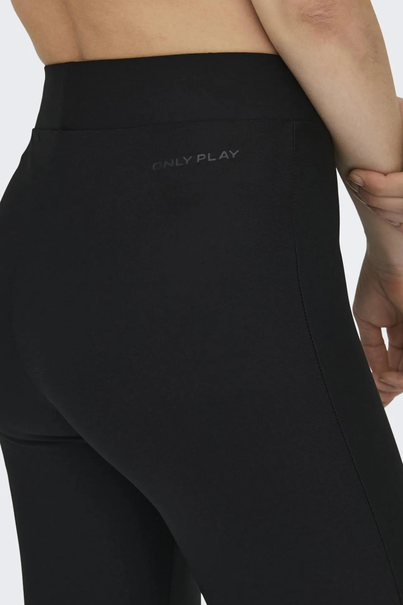 Pantalones deportivos flare