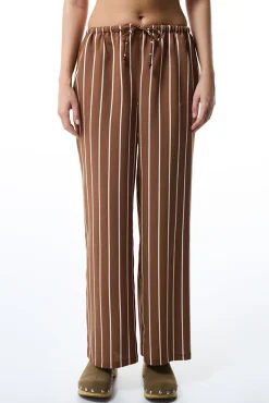 Pantalones largos marrón rayas