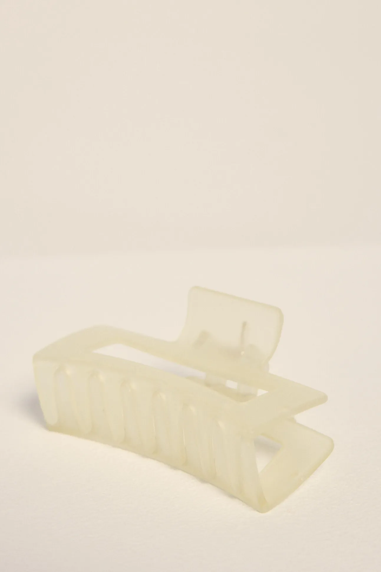 Pinza pelo amarilla