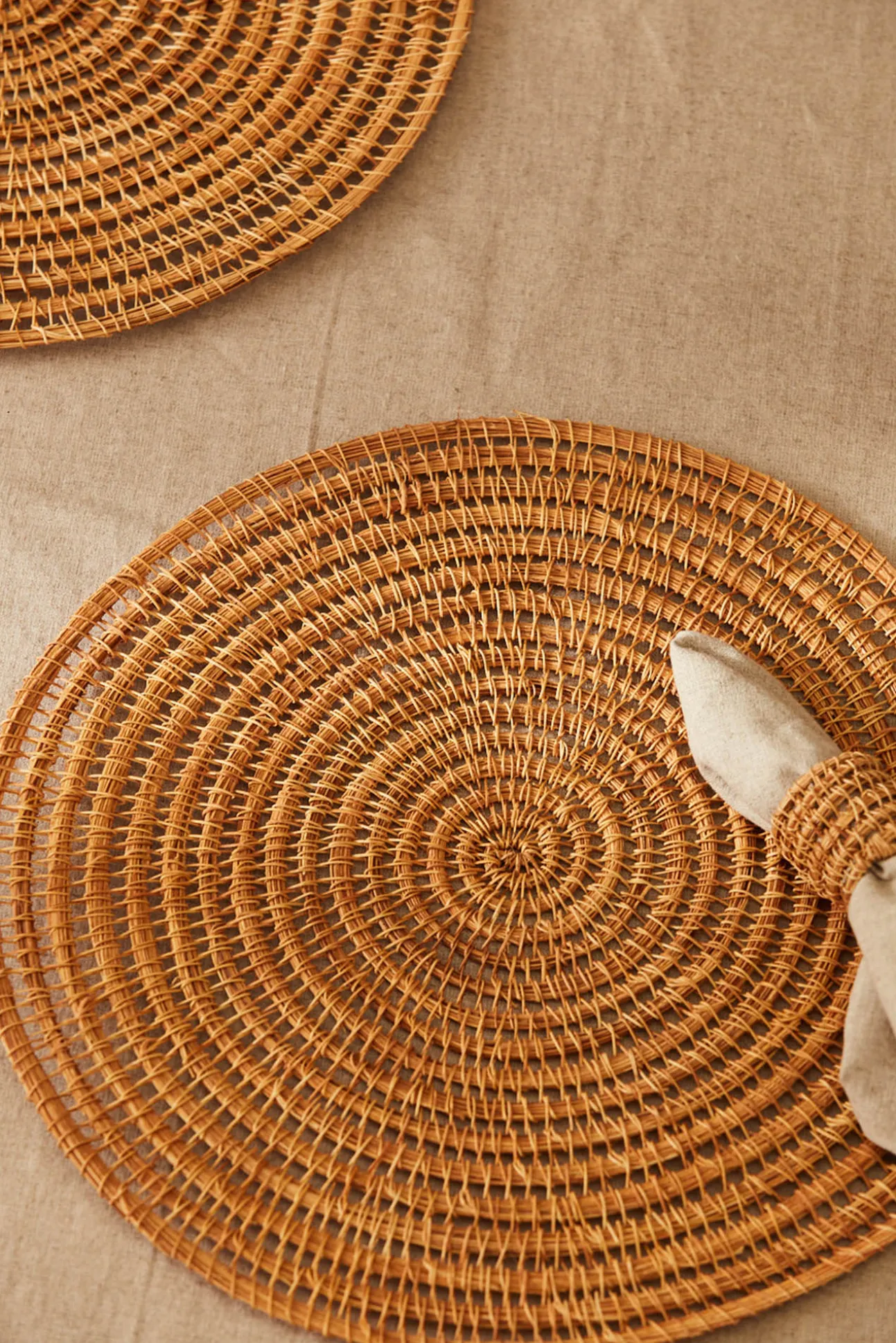 Salvamanteles redondo de fibra natural Togo