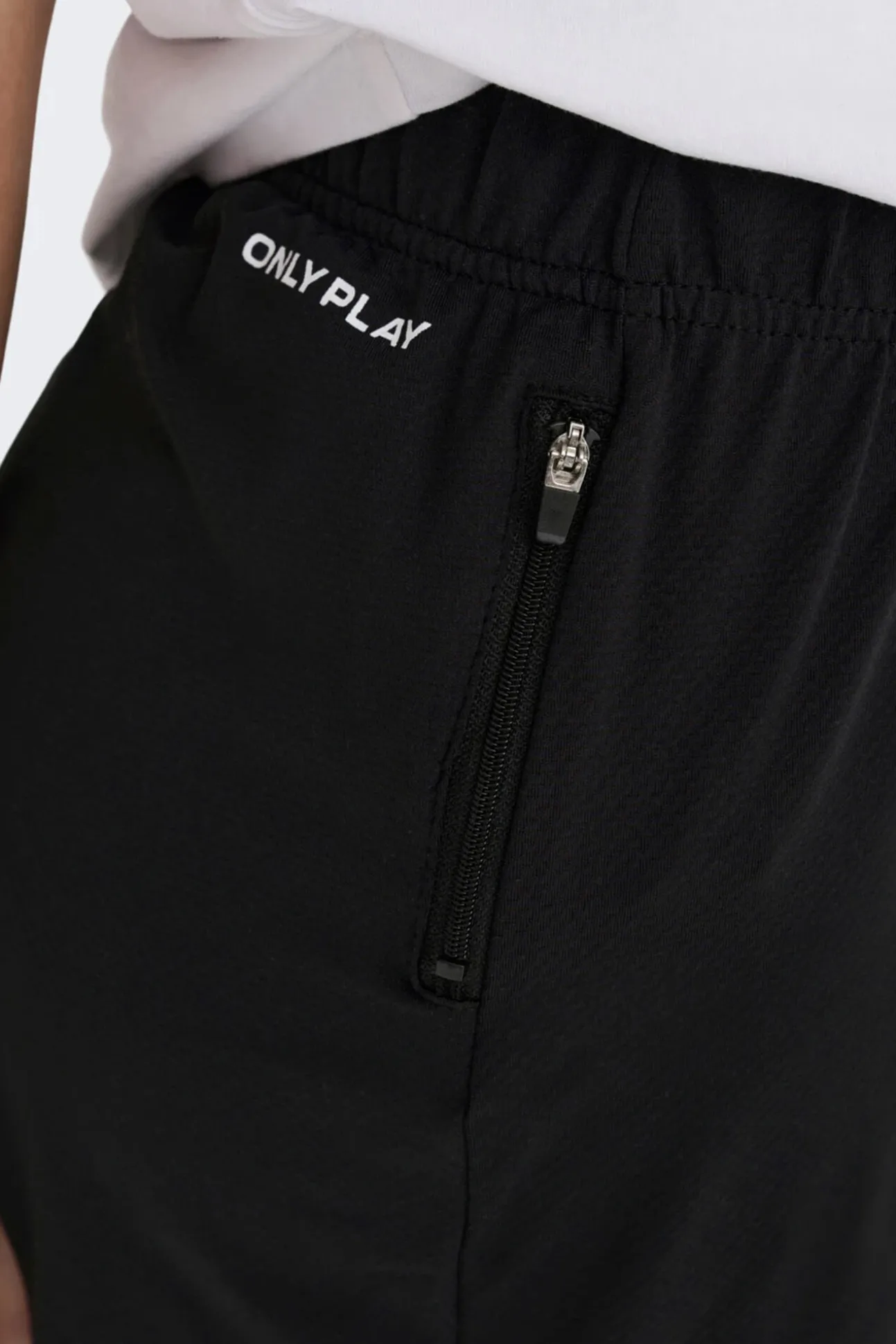 Shorts corte loose cintura media