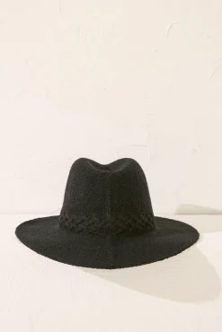 Sombrero negro detalle trenzado
