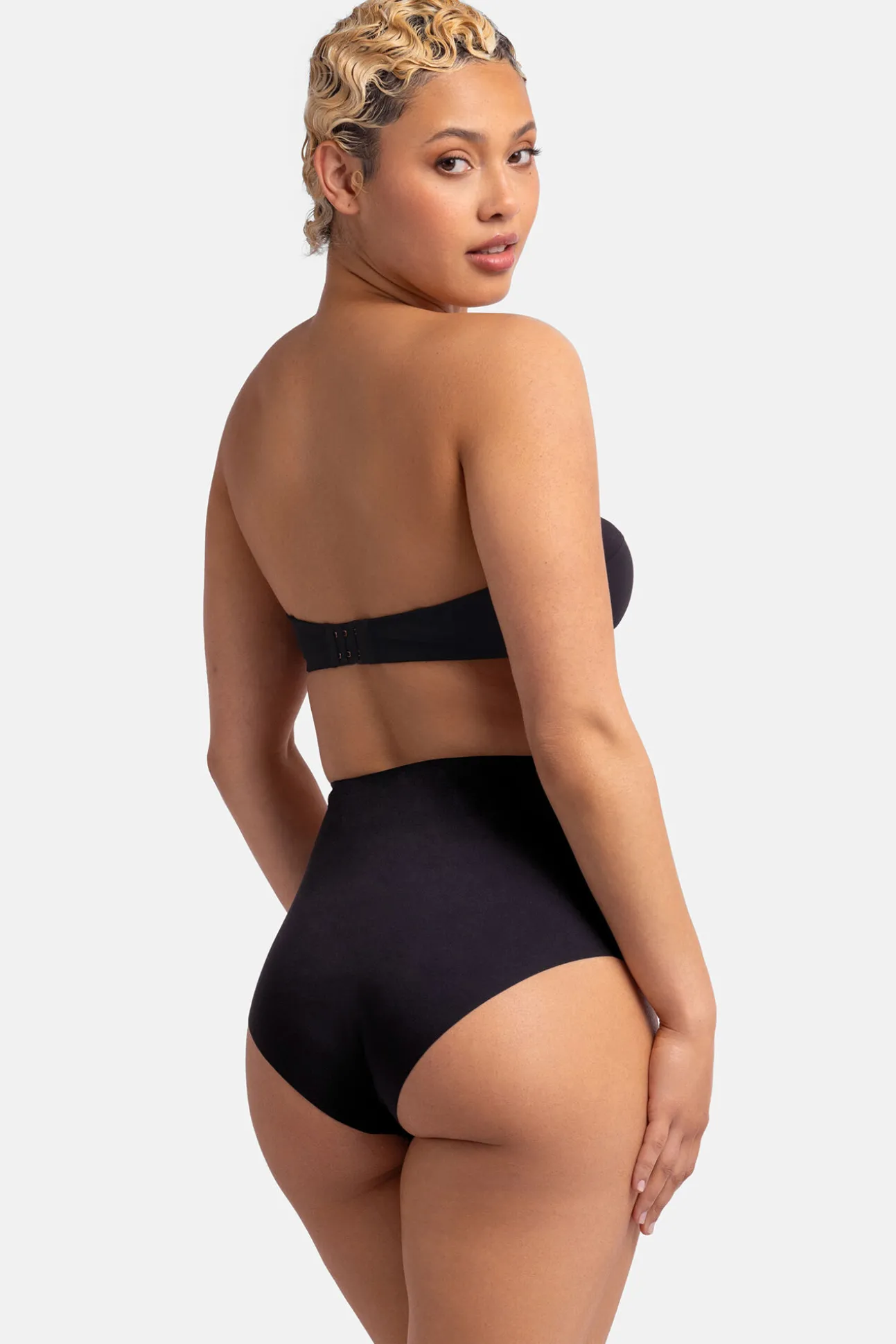 Sujetador bandeau con aro negro