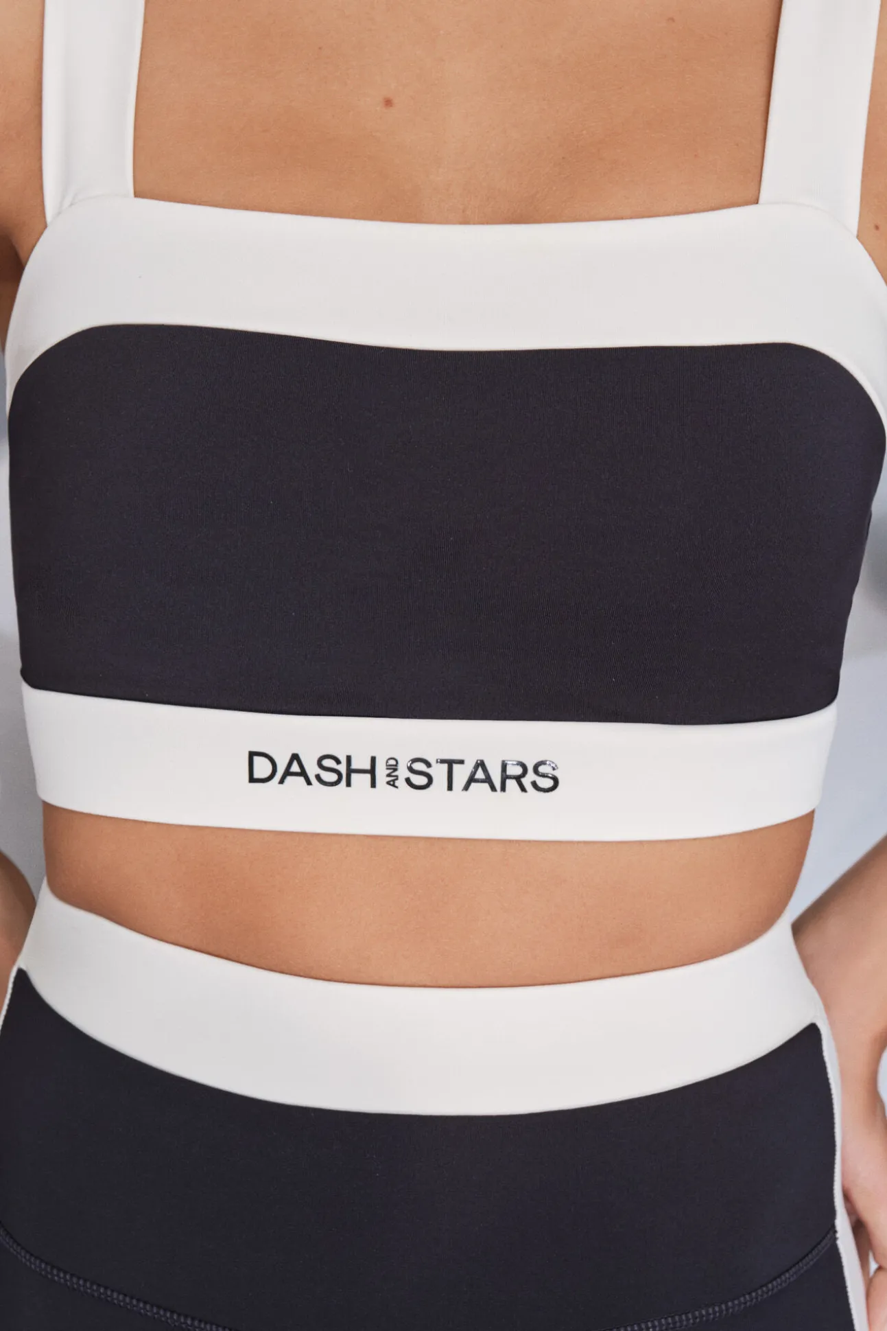 Sujetador deportivo 4D Stretch bandeau blanco y negro