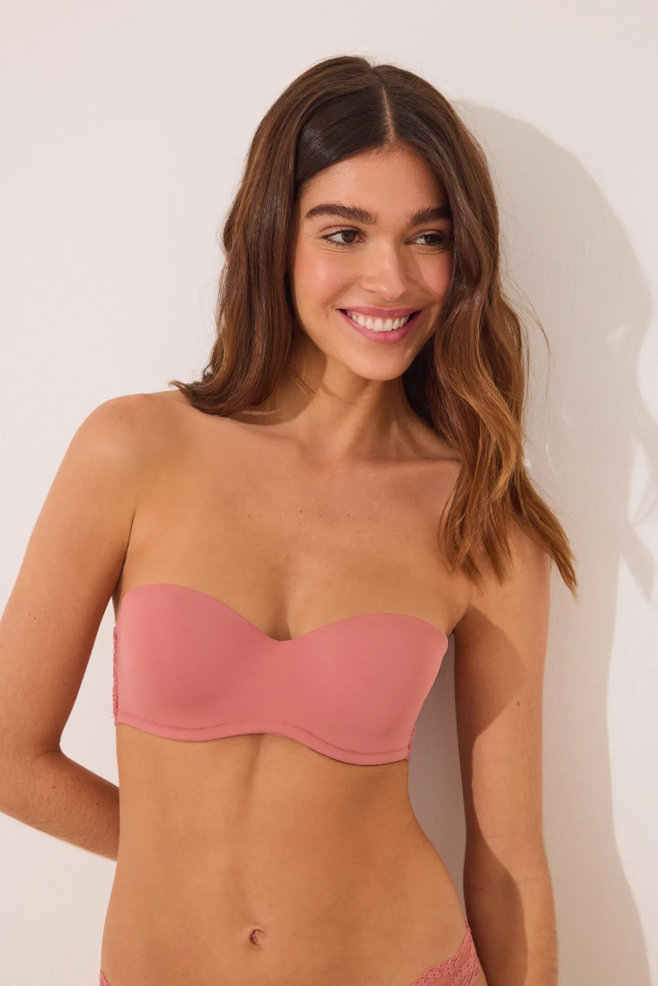 Sujetador STRAPLESS microfibra y encaje rosa
