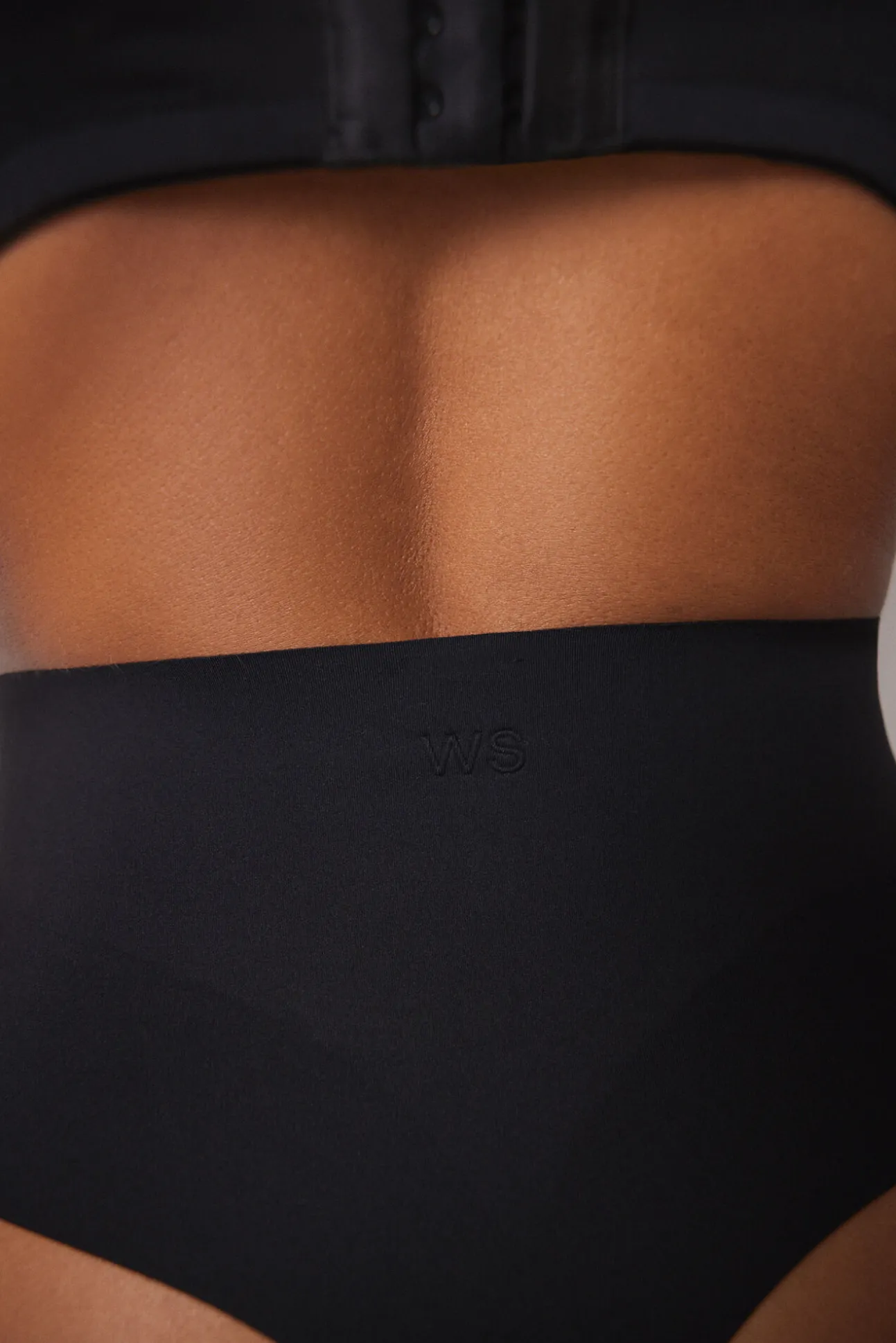Tanga alta reductor y push up negro