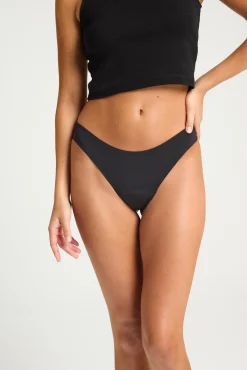 Tanga menstrual seamless nailon reciclado negra absorción súper ligera