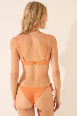 Top bikini cruzado efecto “push up” naranja