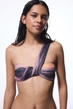 Top de bikini asimétrico brillo