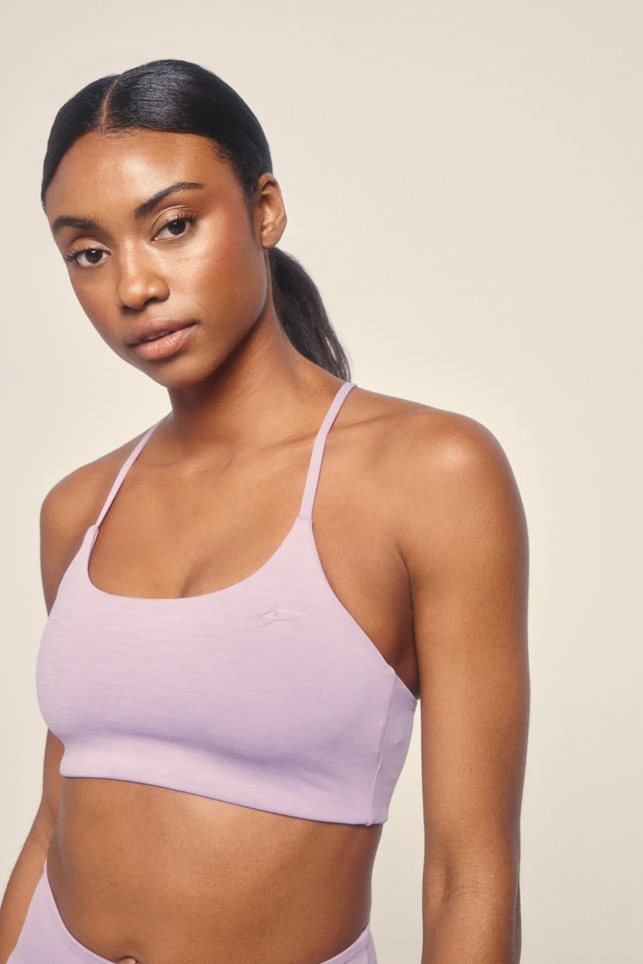 Top deportivo lila