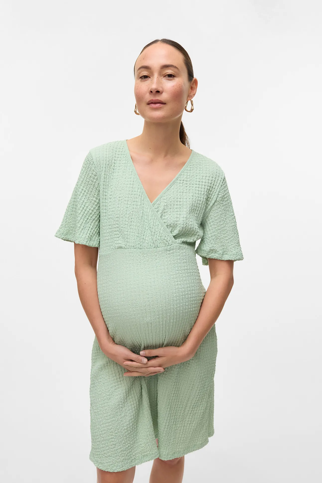 Vestido corto de manga corta maternity y lactancia