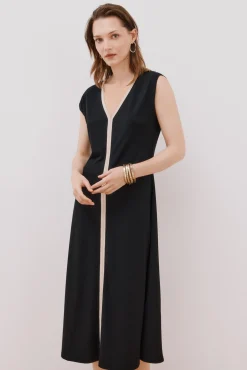 Vestido escote pico contraste