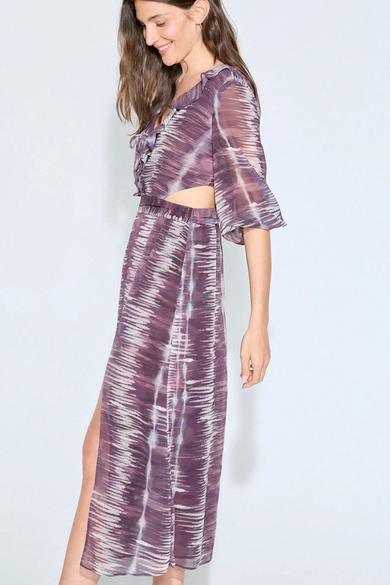 Vestido estampado cut outs