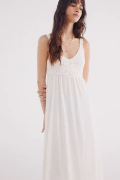 Vestido midi combinado crochet
