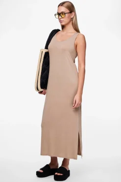 Vestido midi tirantes