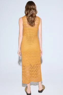 Vestido punto calado