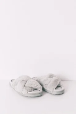 Zapatilla abierta casa pelo verde