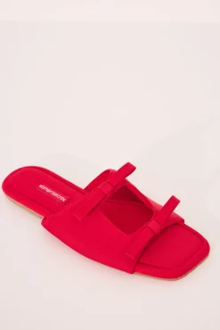 Zapatillas abiertas rojo lazos