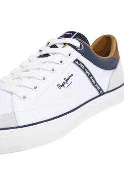 Zapatillas Con Detalles En Ante