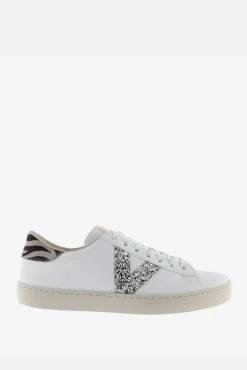 Zapatillas de efecto piel Victoria Berlín con logotipo de glitter y trasera animal print